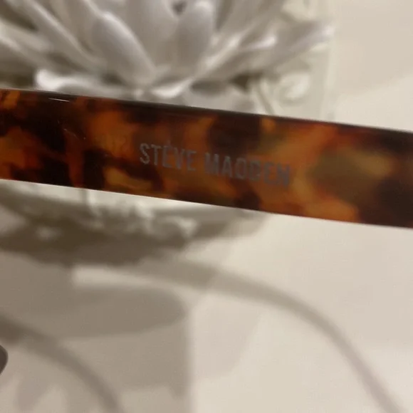 Sunglasses like New - Picture 4 of 4